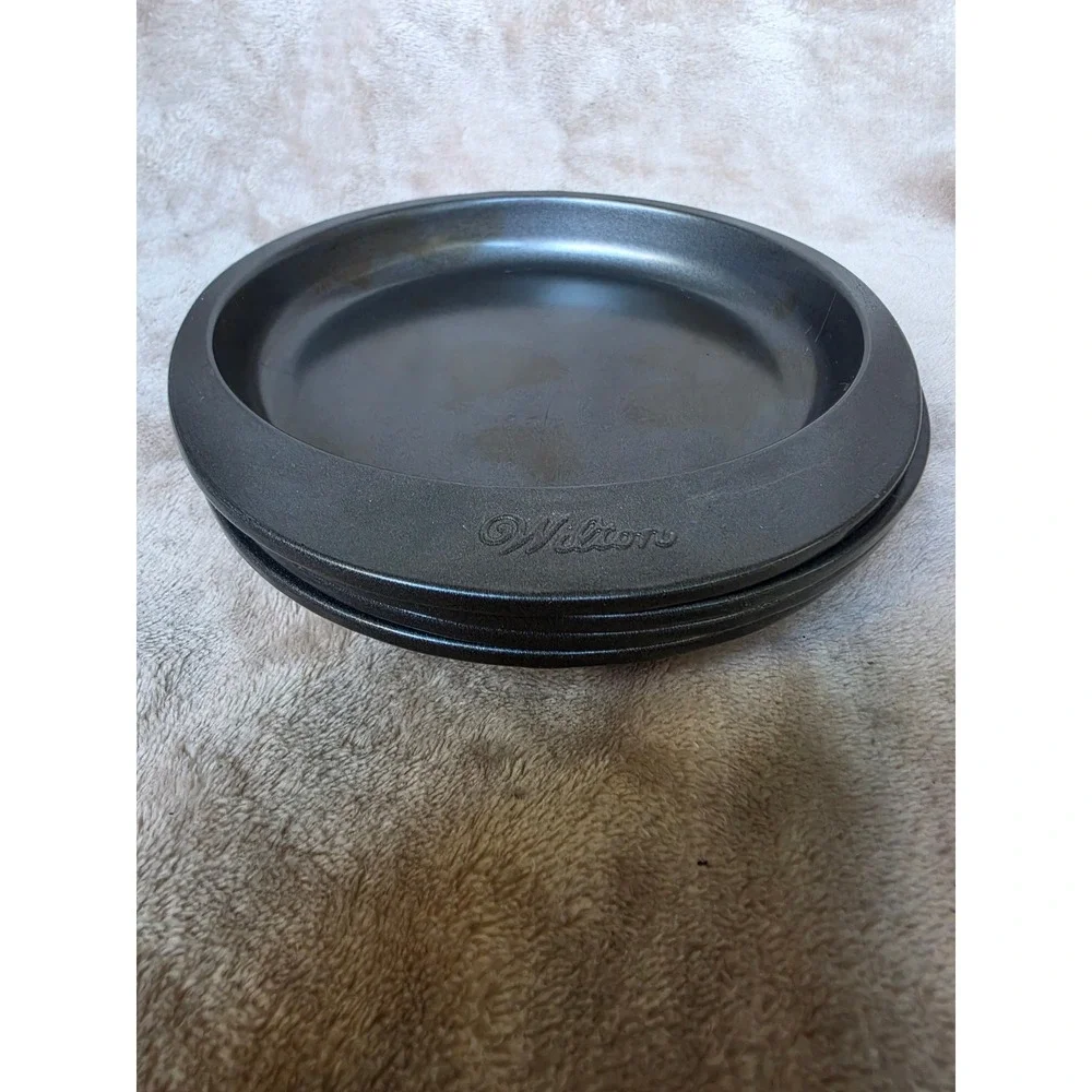 Wilton Easy Layers 6 Inch Round Cake Pan Set of 4 Non-Stick Steel Gray